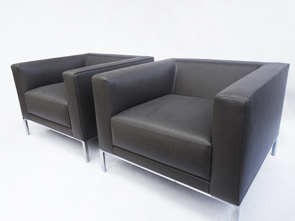 alt="Cassina（カッシーナ）GRAB largeグラブ ラージ 1P・3Pソファ張替え"