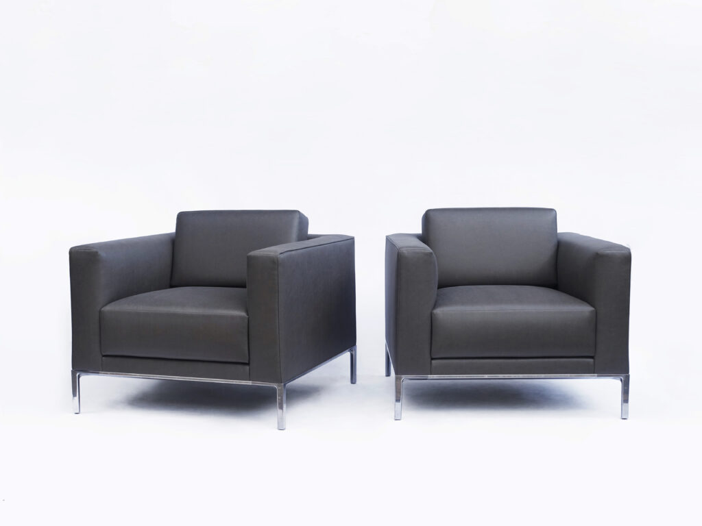 alt="Cassina（カッシーナ）GRAB largeグラブ ラージ 1P・3Pソファ張替え"