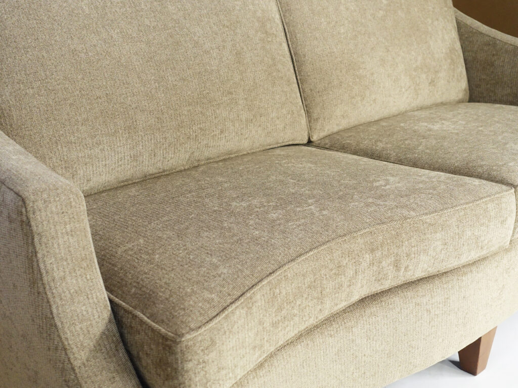 alt="ソファの張替え"