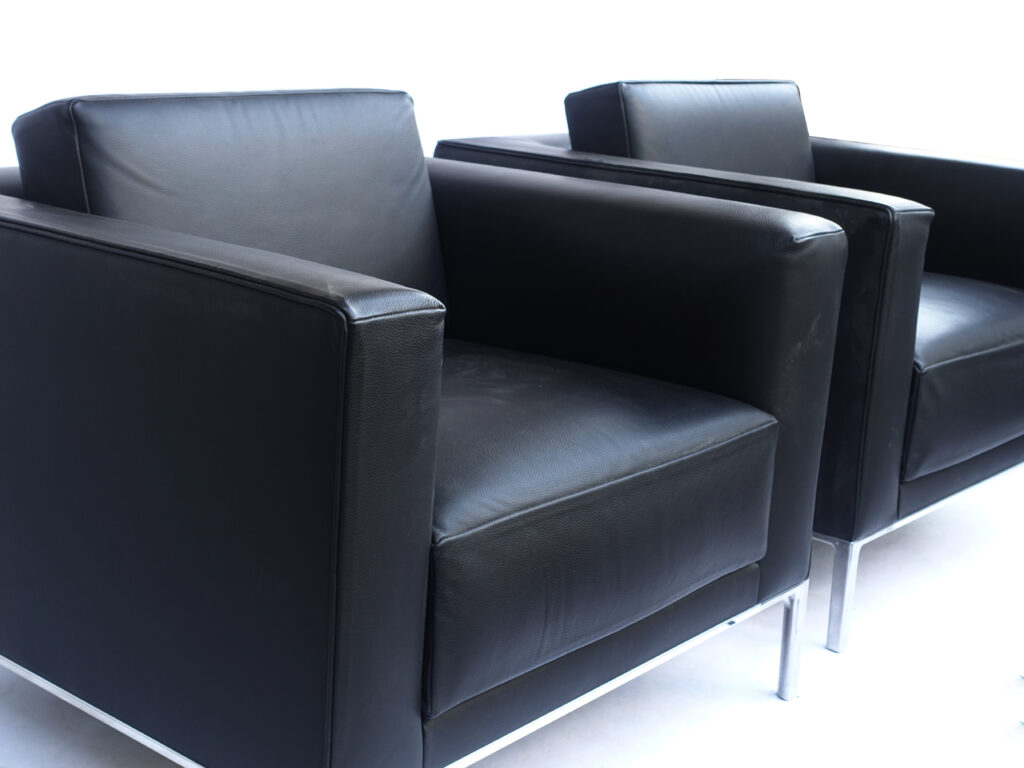 alt="Cassina（カッシーナ）GRAB largeグラブ ラージ 1P・3Pソファ張替え"