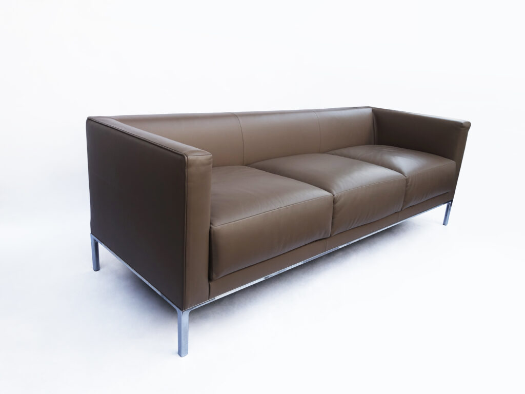 alt="Cassina（カッシーナ）GRAB largeグラブ ラージ 1P・3Pソファ張替え"