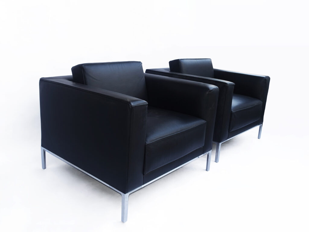 alt="Cassina（カッシーナ）GRAB largeグラブ ラージ 1P・3Pソファ張替え"
