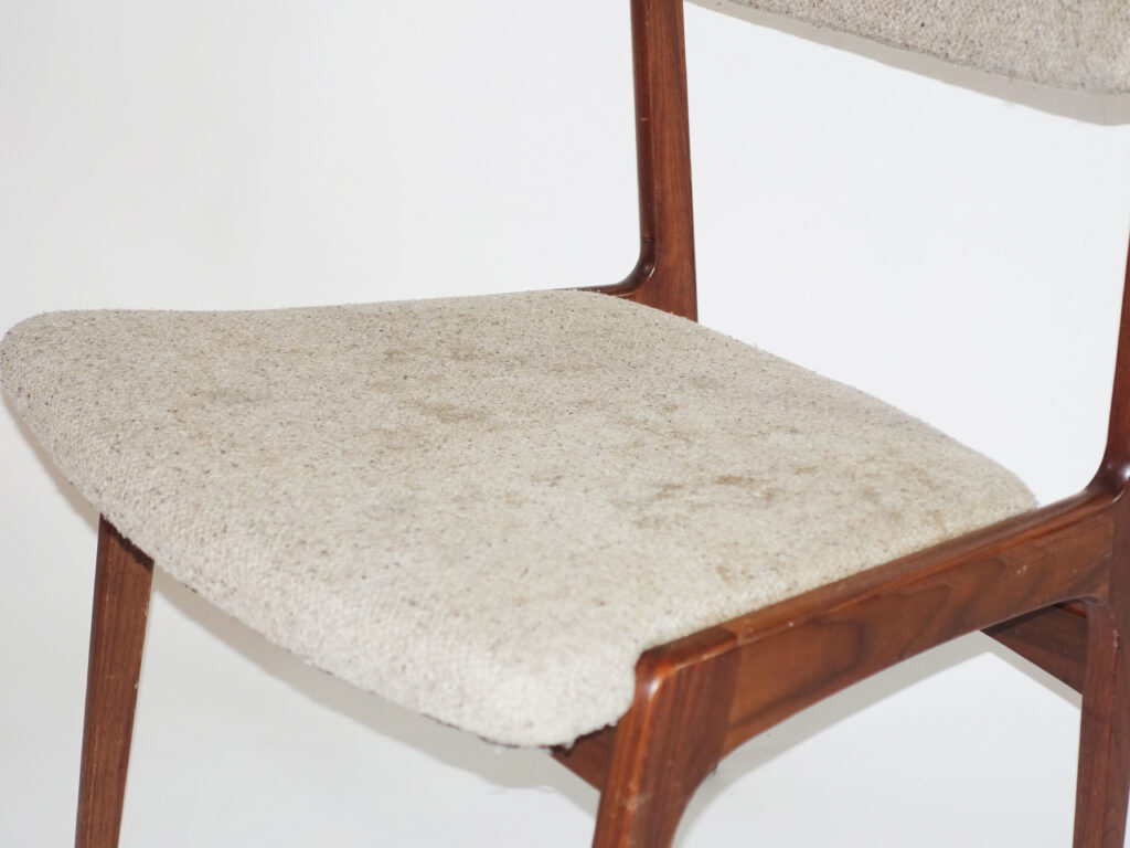 alt="椅子の張替え"