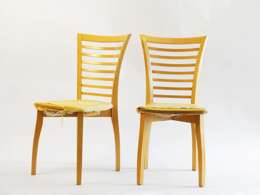 alt="ダイニングチェアの座面背面張替え"