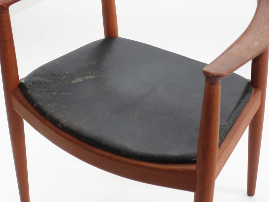 alt="ダイニングチェアの座面張替え（KnollJapan（ノルジャパン）ドイツ・アメリカ製）　"