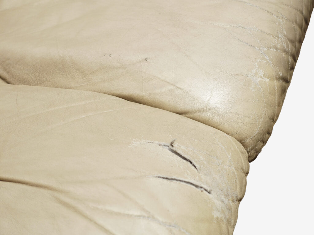 alt="ソファ張替え"