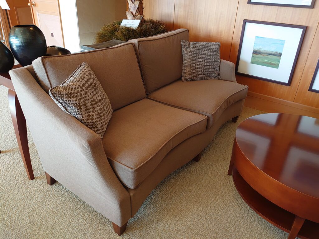 alt="ソファの張替え"