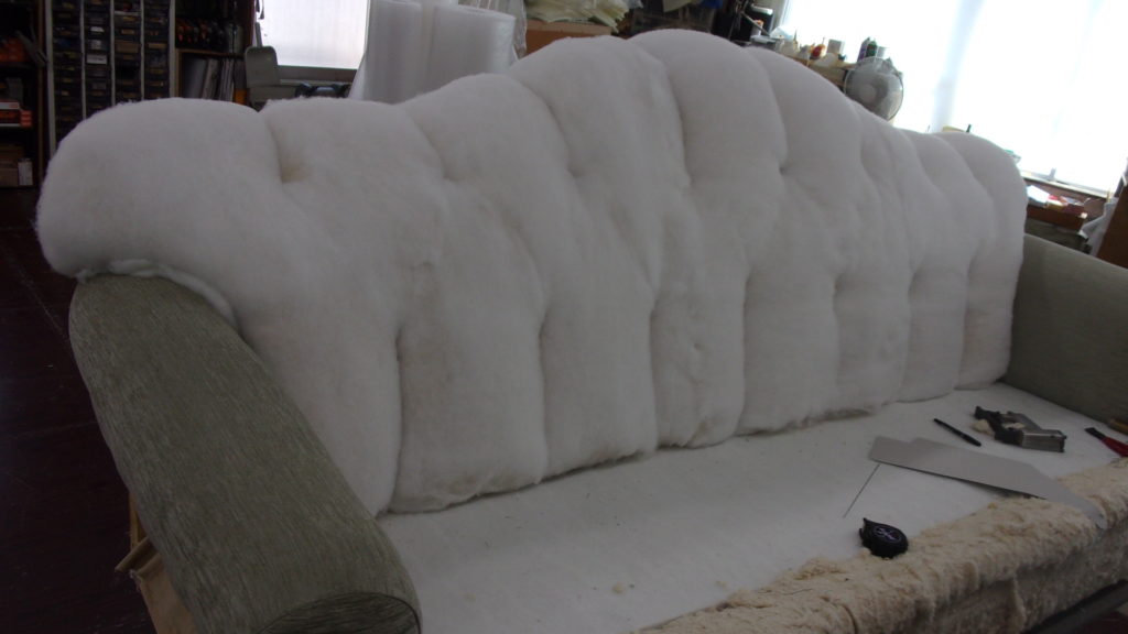 alt="A Rudin（エールーディン）のソファの張替え"