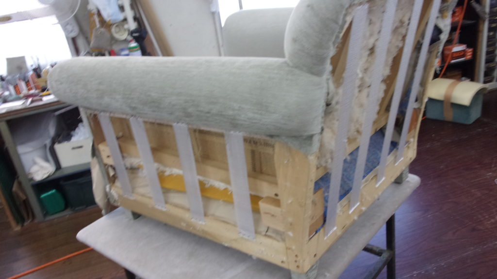 alt="A Rudin（エールーディン）のソファの張替え"