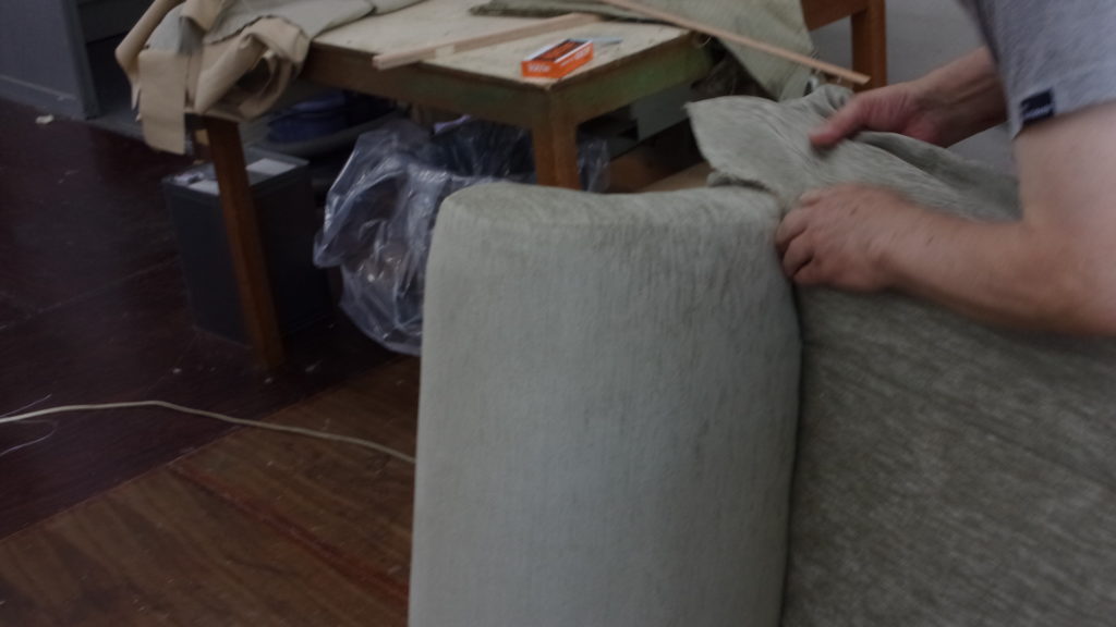 alt="A Rudin（エールーディン）のソファの張替え"