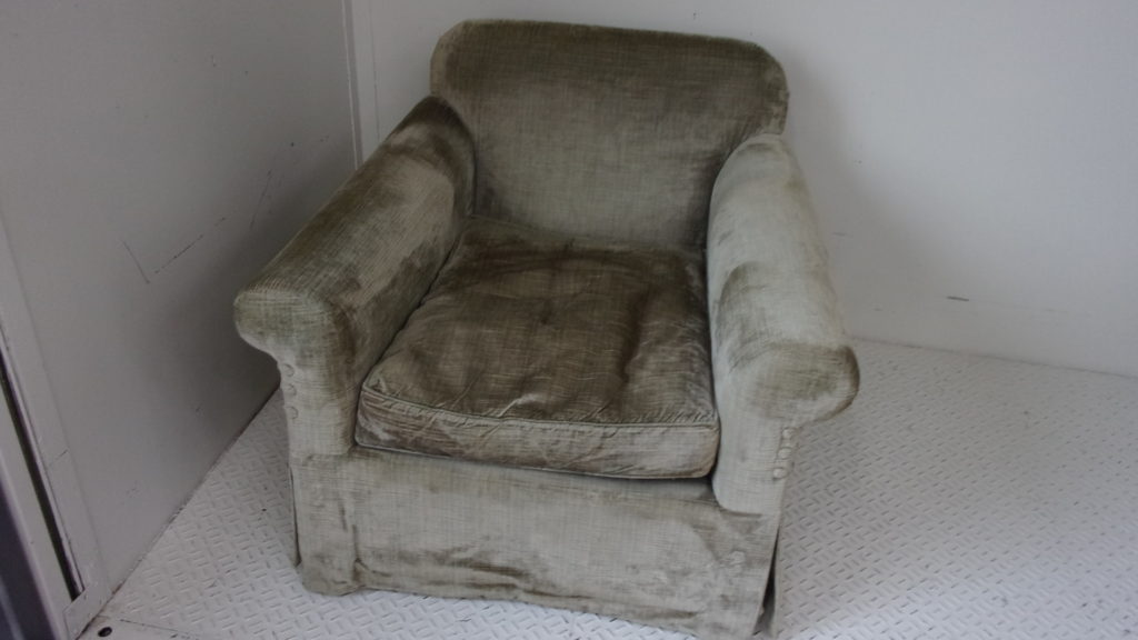 alt="A Rudin（エールーディン）のソファの張替え"