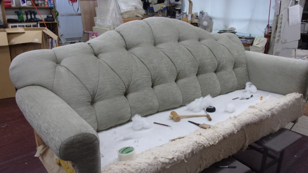 alt="A Rudin（エールーディン）のソファの張替え"