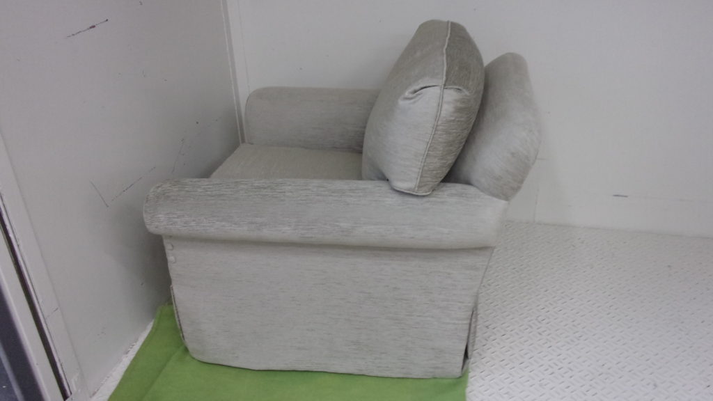 alt="A Rudin（エールーディン）のソファの張替え"