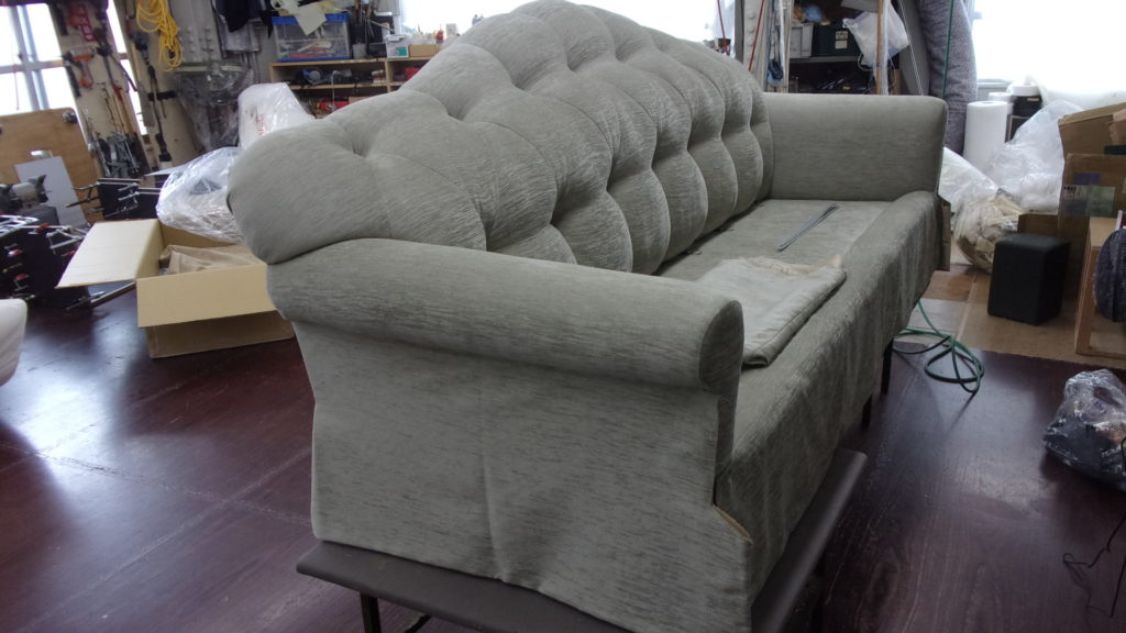 alt="A Rudin（エールーディン）のソファの張替え"