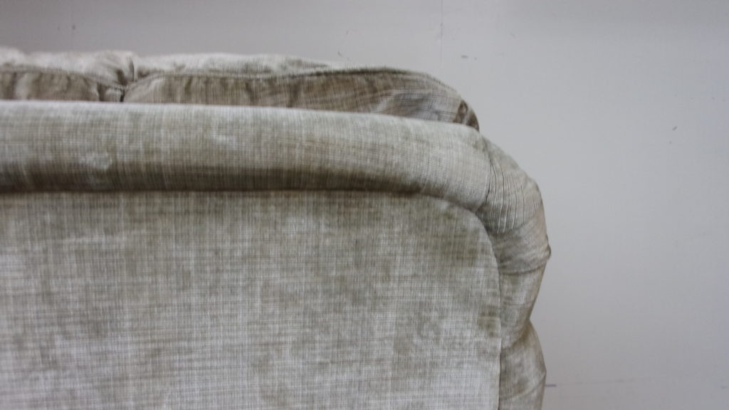 alt="A Rudin（エールーディン）のソファの張替え"