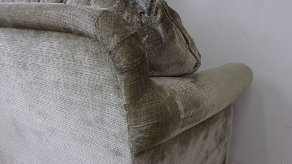 alt="A Rudin（エールーディン）のソファの張替え"