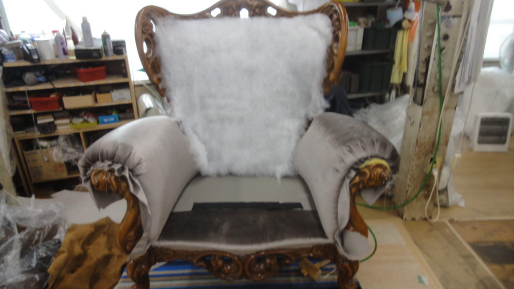 alt="イタリア製ＣＩＡＣ社ロココ調1人掛けソファ張替え"