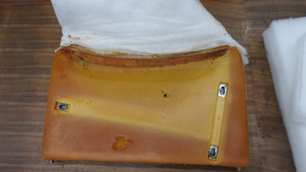 alt="Cassina（カッシーナ）のMARALUNGA（マラルンガ）ソファの張替え"