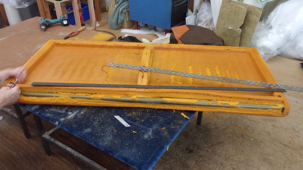 alt="Cassina（カッシーナ）のMARALUNGA（マラルンガ）ソファの張替え"