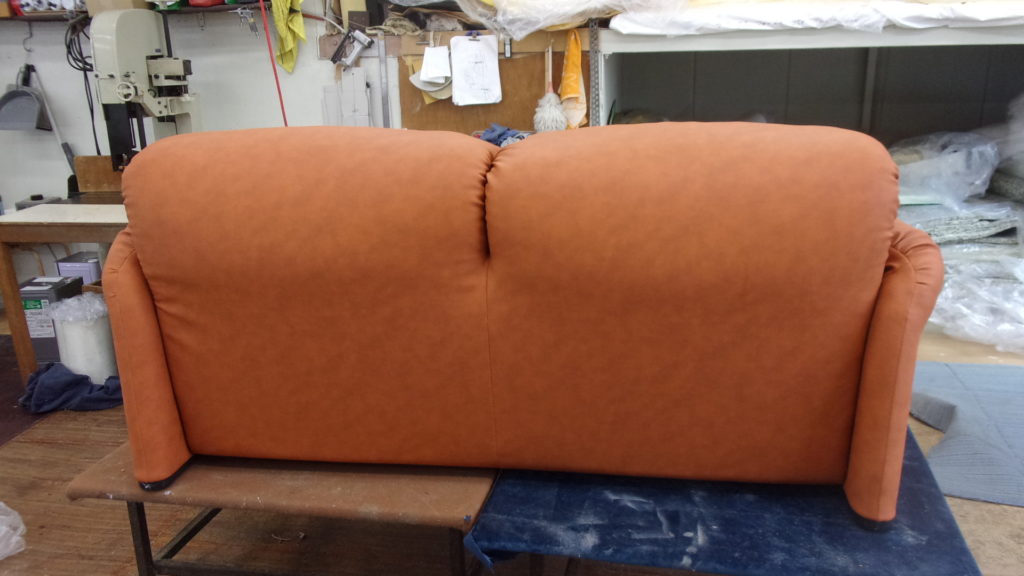 alt="Cassina（カッシーナ）のMARALUNGA（マラルンガ）ソファの張替え"