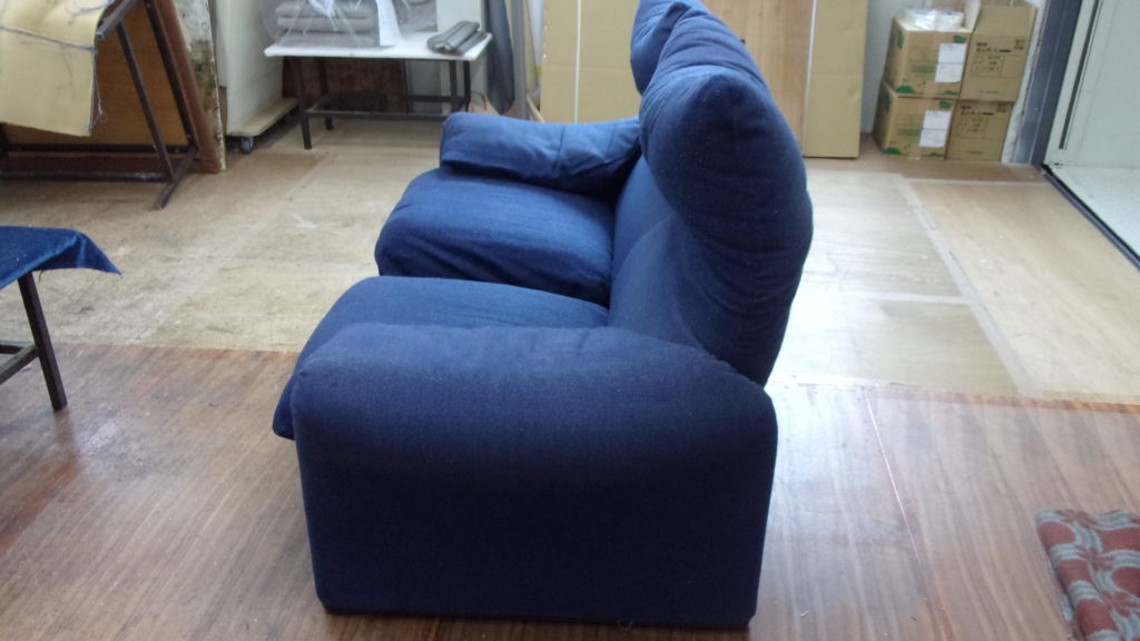 alt="Cassina（カッシーナ）のMARALUNGA（マラルンガ）ソファの張替え"