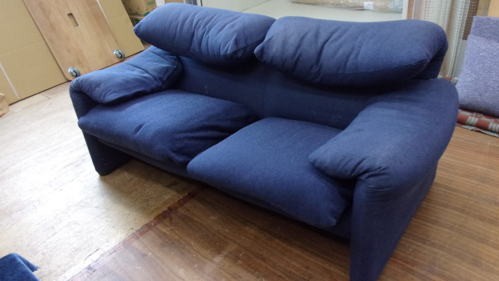 alt="Cassina（カッシーナ）のMARALUNGA（マラルンガ）ソファの張替え"