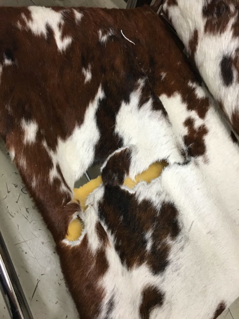 alt="ル・コルビジェ LC1 スリングチェア ポニースキン イタリア製の張替え"