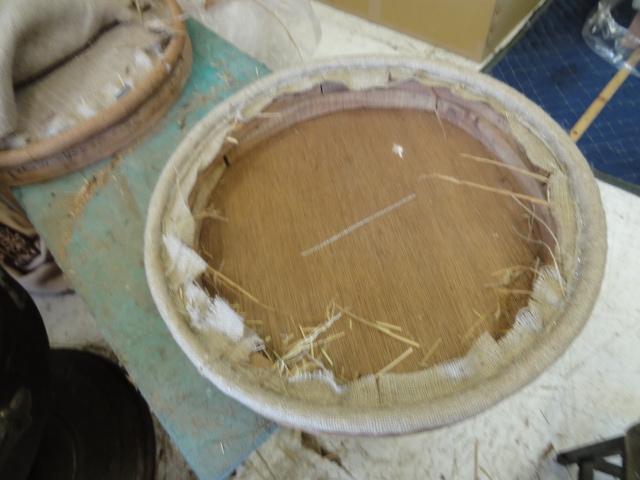 alt="昭和戦前の「ハイドリック理容椅子」"