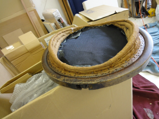 alt="昭和戦前の「ハイドリック理容椅子」"