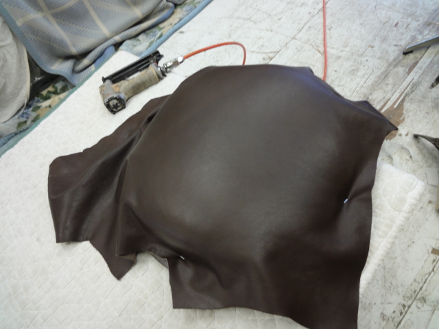 alt="昭和戦前の「ハイドリック理容椅子」"