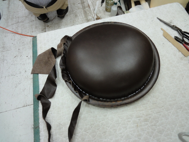 alt="昭和戦前の「ハイドリック理容椅子」"