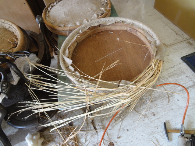 alt="昭和戦前の「ハイドリック理容椅子」"