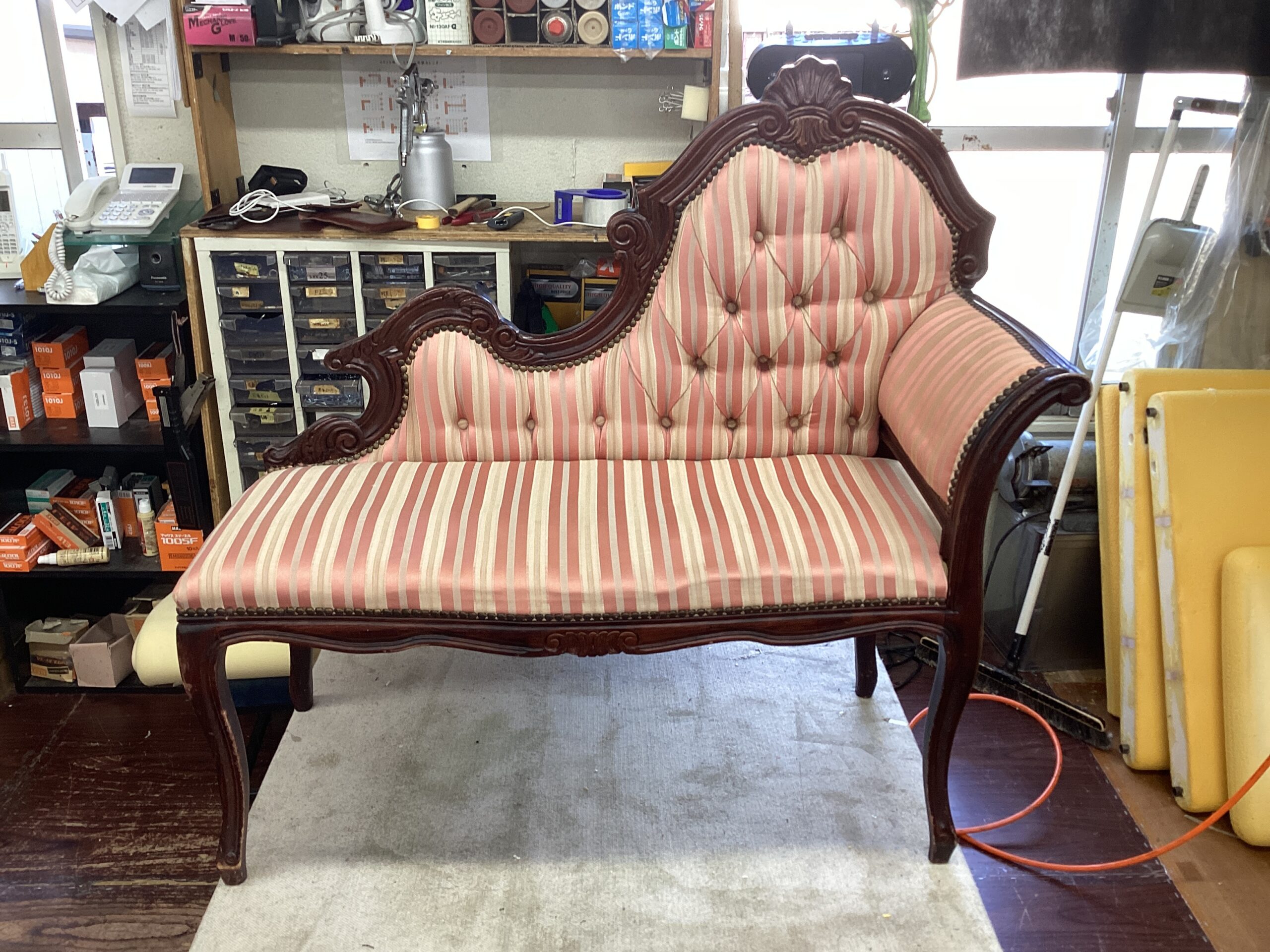 alt="カウチソファ張替え"