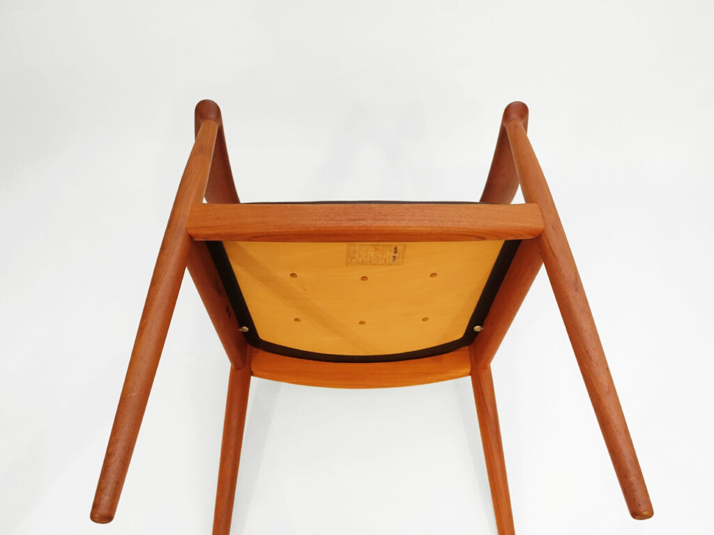 alt="ダイニングチェアの座面張替え（KnollJapan（ノルジャパン）ドイツ・アメリカ製）　"